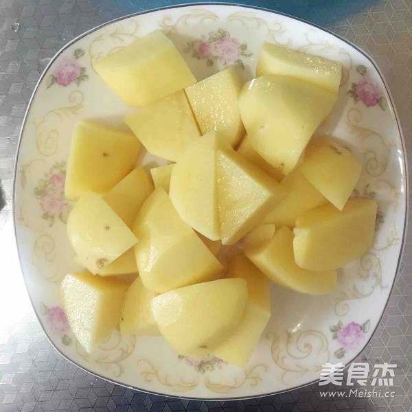 土豆炖牛肉的做法