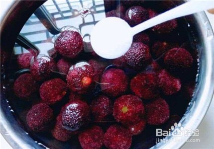糖水杨梅荔枝冰的做法