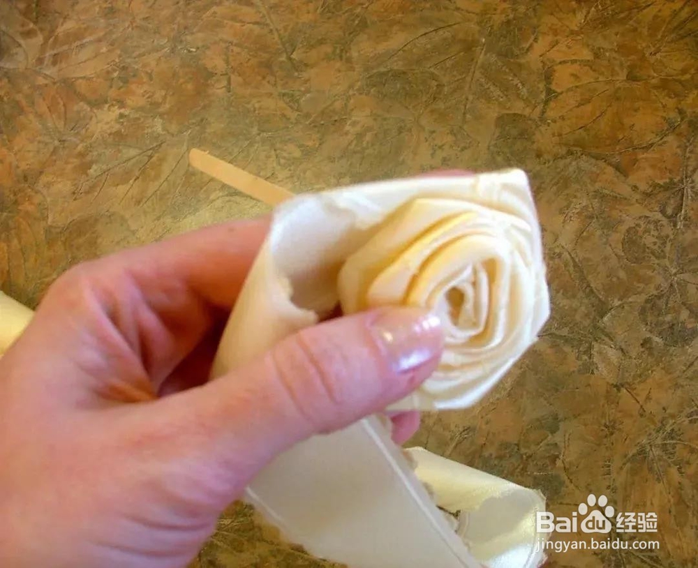 随手一根丝带卷出了漂亮的玫瑰，几分钟搞定一朵