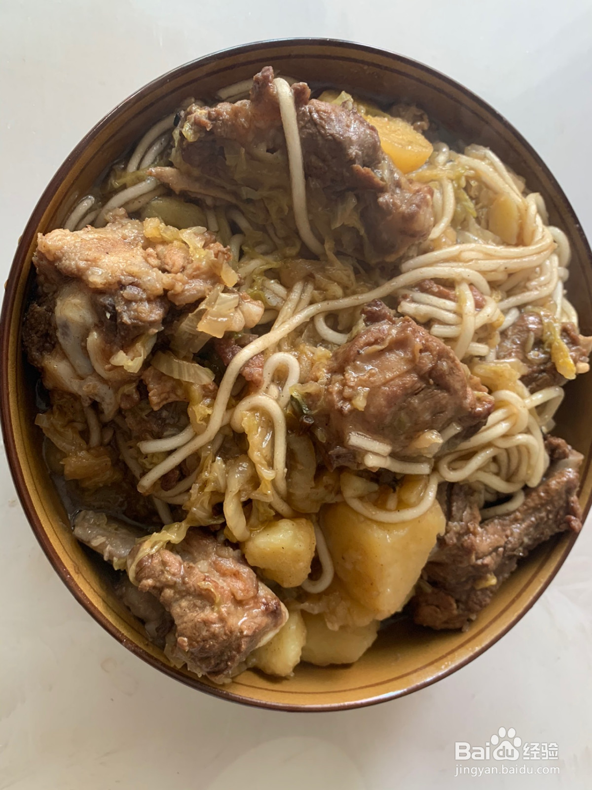 猪骨头烩酸菜的做法