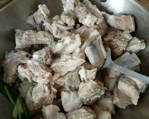 红焖羊排的做法