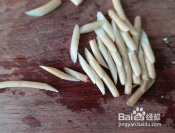 制作酸脆藕心菜
