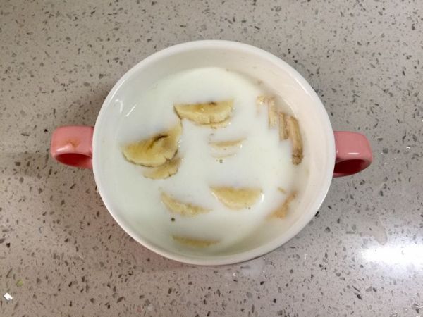 什锦牛奶谷物圈