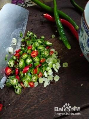 食补佳品〈辣椒炒鸡蛋〉的做法