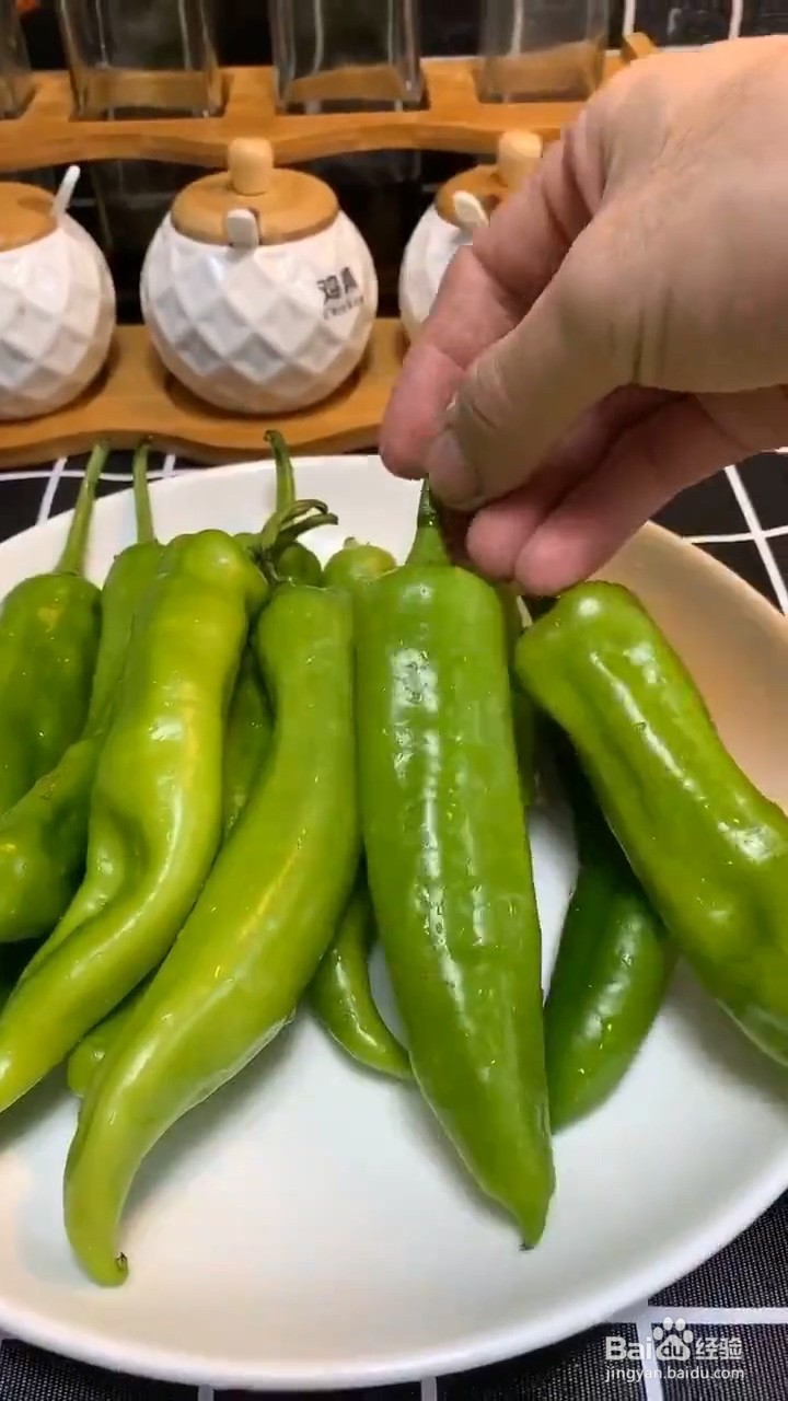 简单易学又特别下饭的尖椒要怎样做