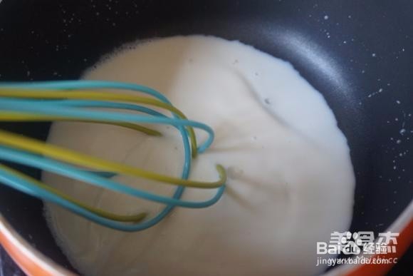 如何制作草莓蛋糕卷