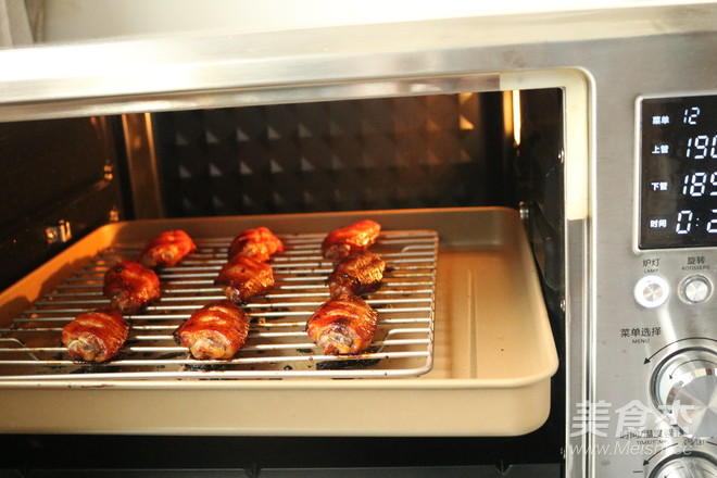 蜜汁烤翅中的做法