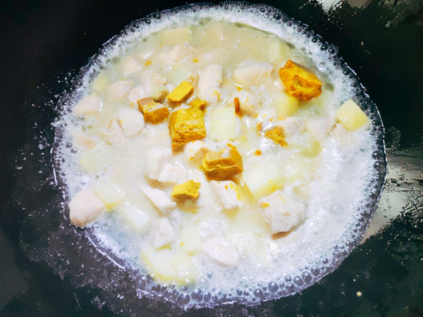 味美咖喱鸡块盖浇饭