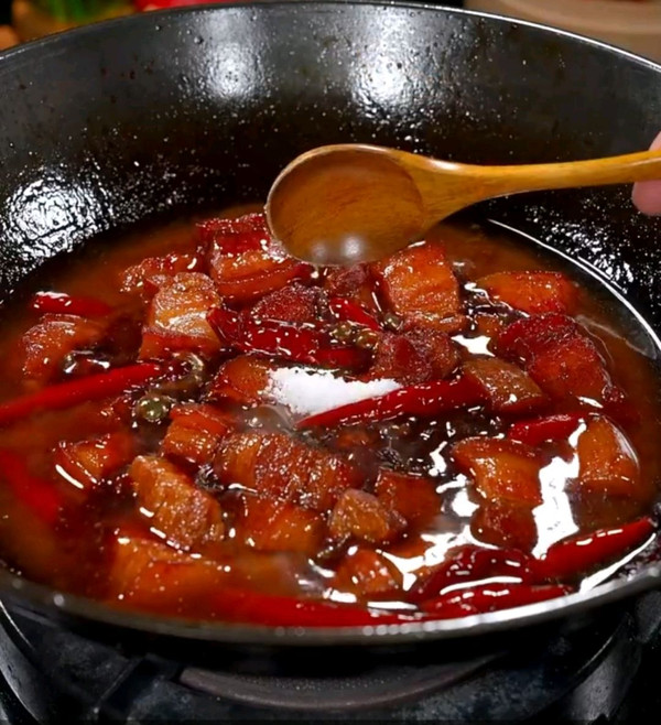 特色鹌鹑蛋红烧肉