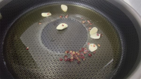 香肠西红柿炒茄子