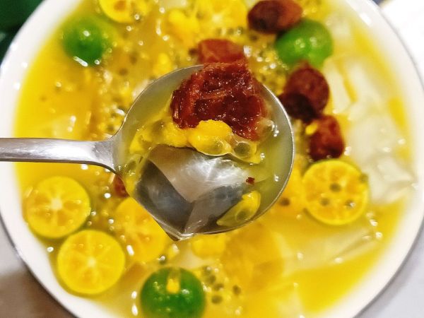 青柠百香果凉粉