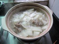 萝卜骨头汤的做法