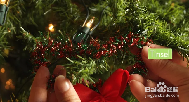 如何装饰圣诞树？