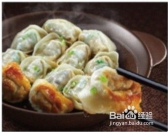彩虹帽教你用煲仔饭机做香煎馄饨