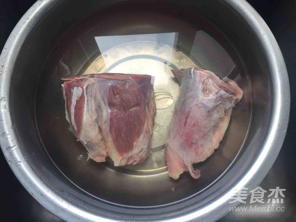 卤牛肉的家常做法