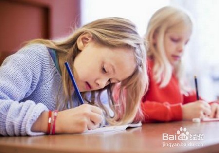 小孩子做事注意力不集中怎么办