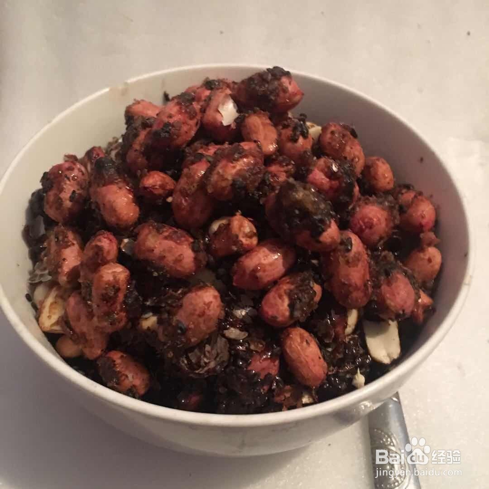 怎样做一份黑芝麻红糖衣花生