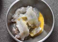 鲜橙腰果沙拉酥虾