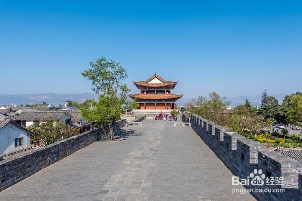 这座古城作了500年云南中心，现在沦落为景区