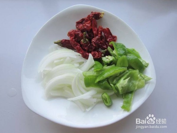 如何制作馕焖肉