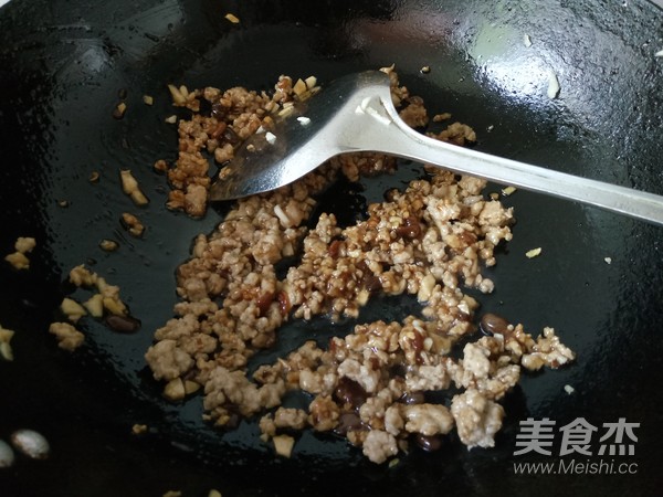 酱香肉末茄子煲