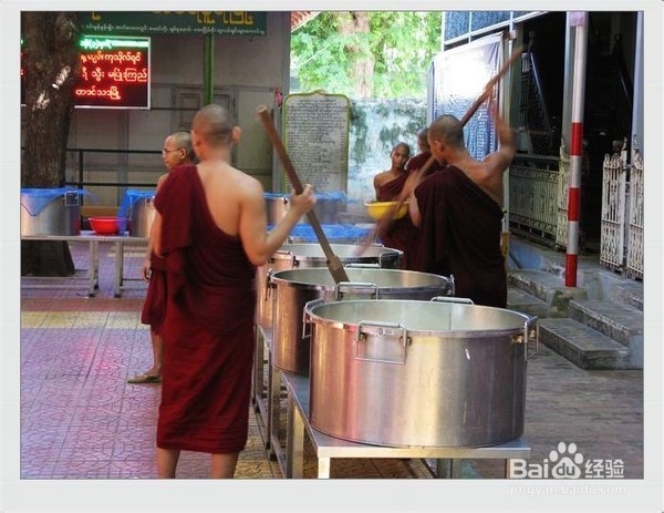 古老的缅甸马哈木尼寺游记