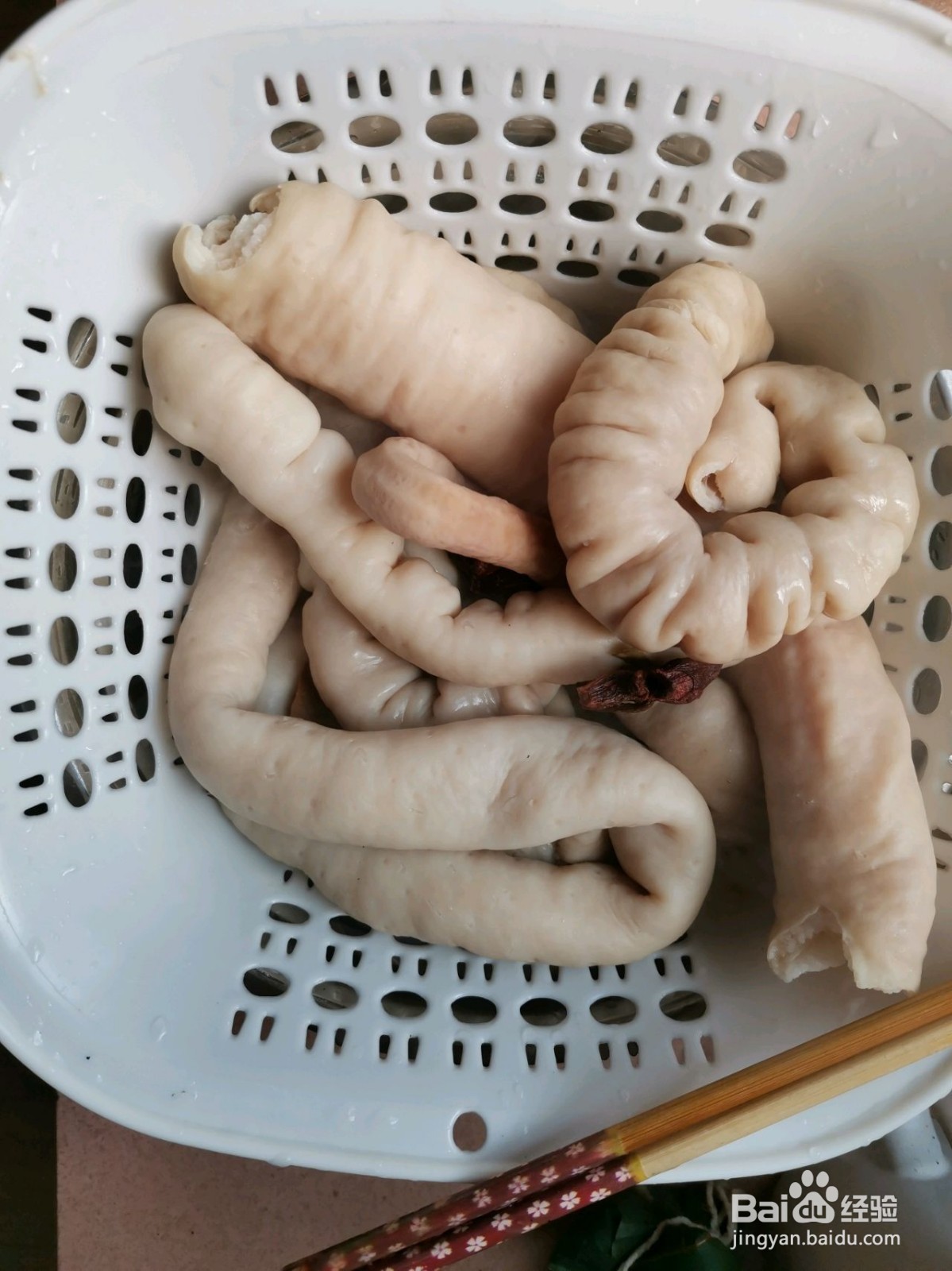 如何做出焖肥肠?