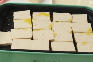 豆腐肉末茄子煲的做法