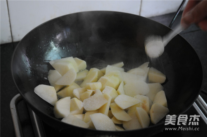 香辣土豆烧排骨
