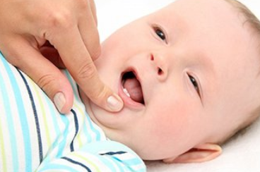 宝宝长牙身体有表现呢？