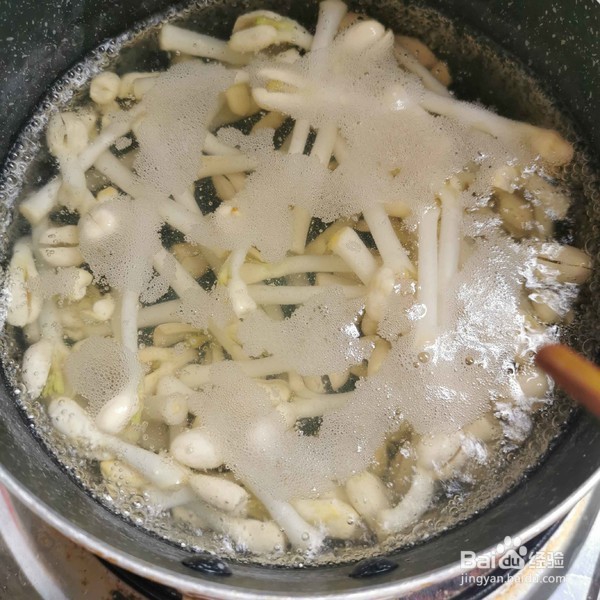 牛肉炒花生芽的做法