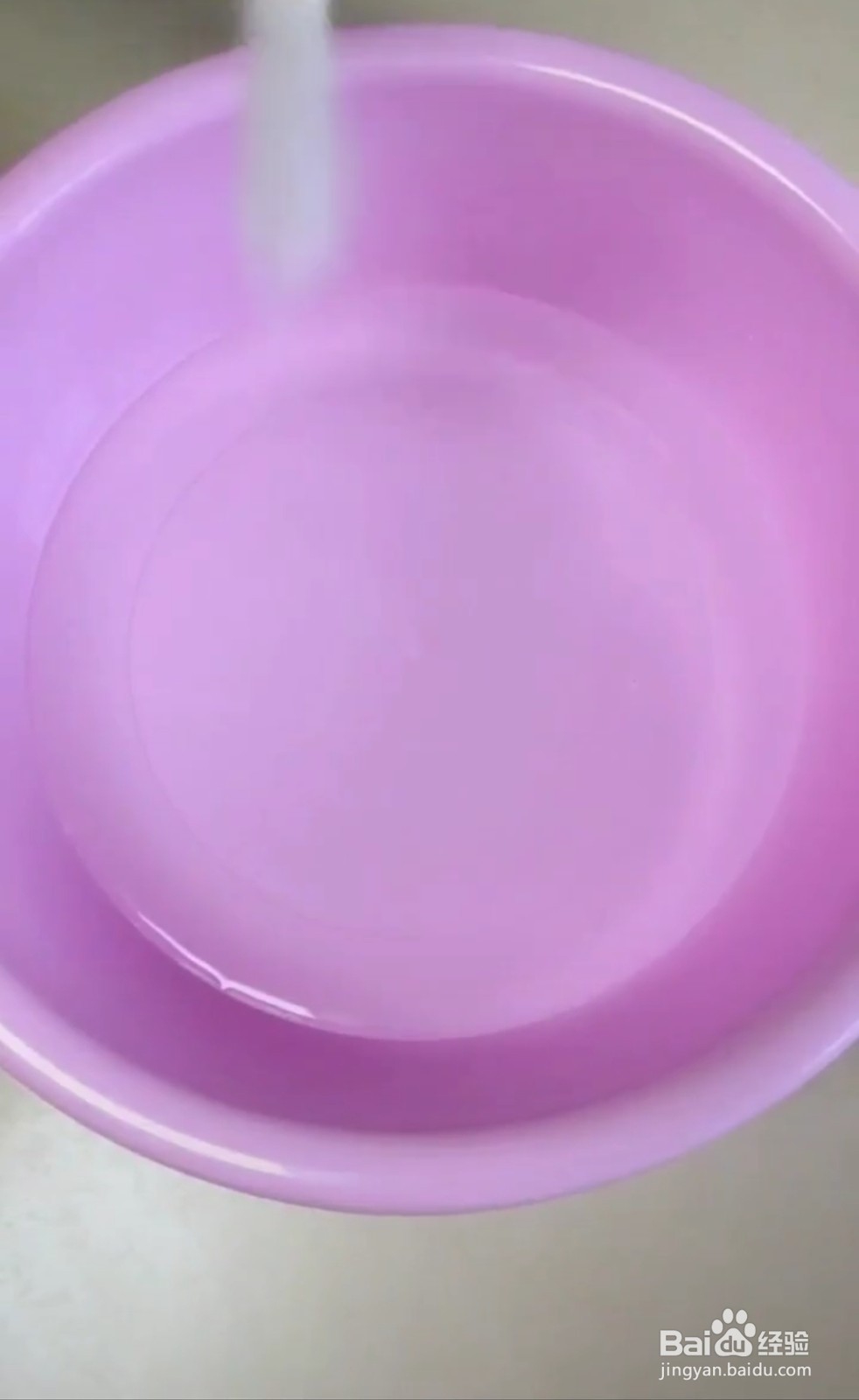 怎么样清洗发黄的白衣服？