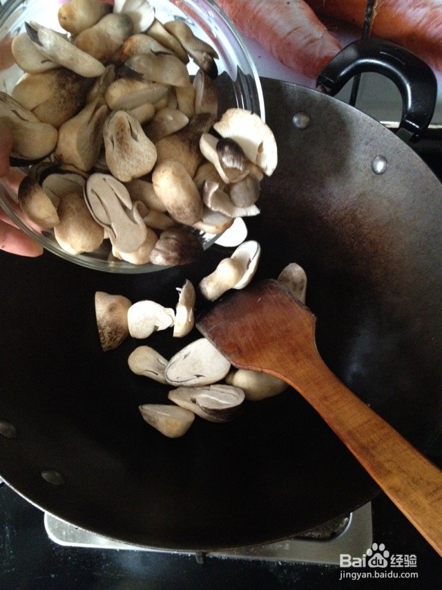 草菇滑炒青瓜的做法