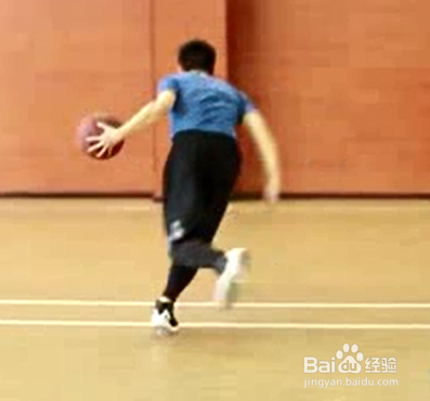 罗斯惯用变向过人上篮的正确用法