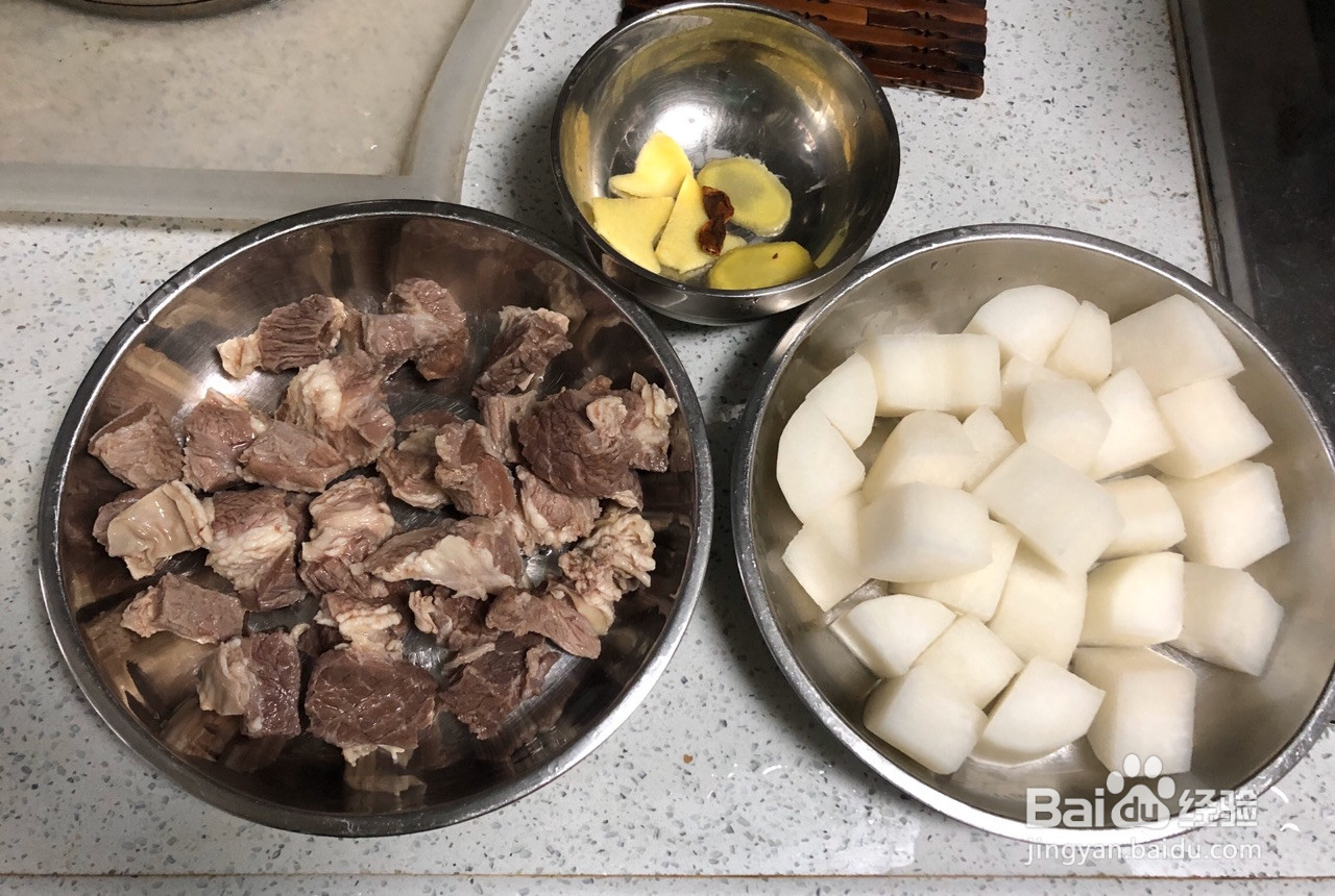 粤式萝卜炖牛腩的做法