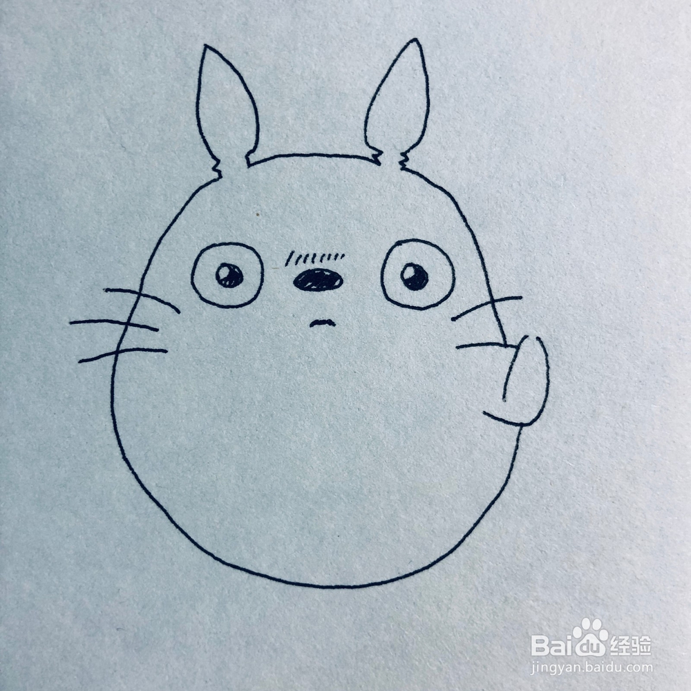 端着西餐的龙猫卡通简笔画绘画