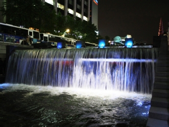 清溪川广场旅游攻略