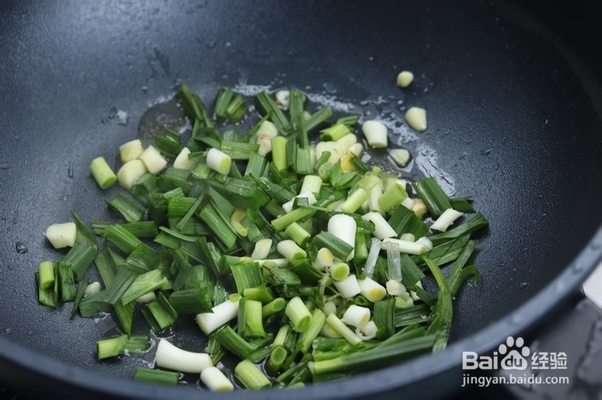 如何制作蒜蓉黄豆酱菠菜