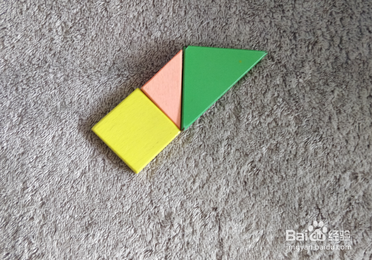 用七巧板怎样拼一条胖头鱼？