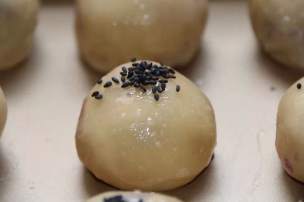 紫薯椰蓉蛋黄月饼