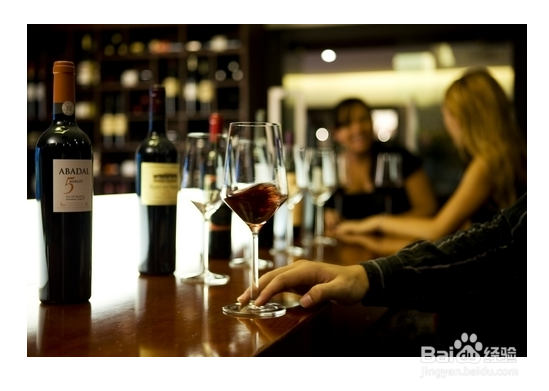 男朋友爱去酒吧怎么办