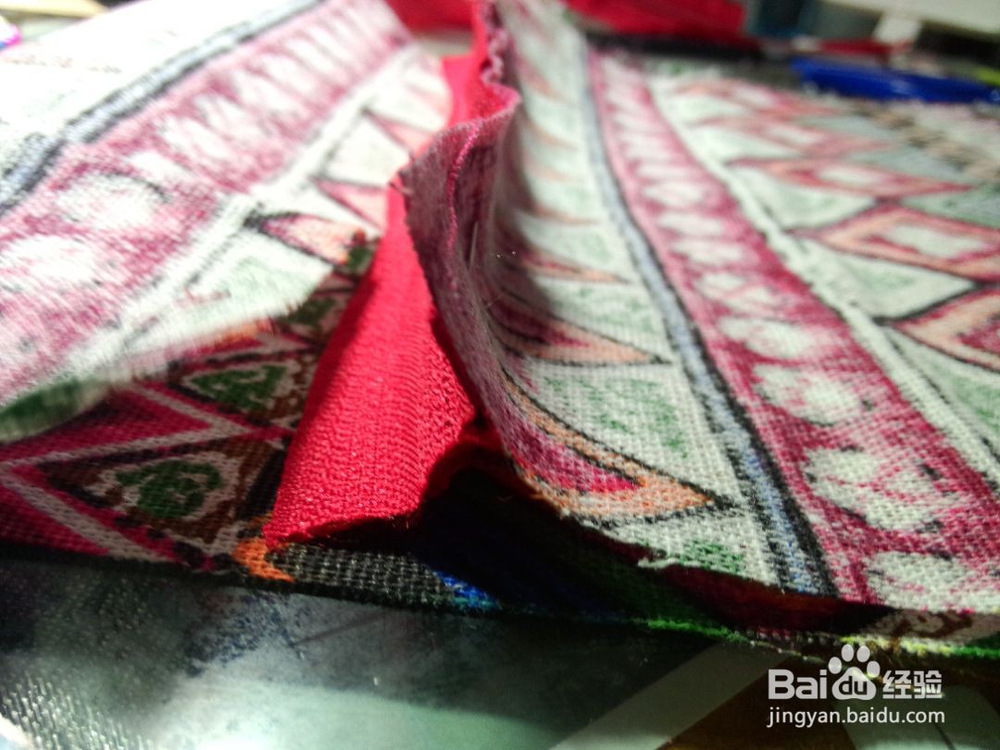 非常实用的迷你化妆小包