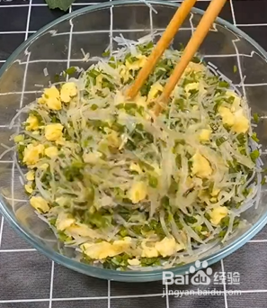 如何用手抓饼自制韭菜鸡蛋煎饼