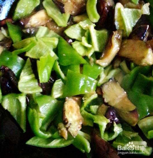 美味的青椒炒茄子