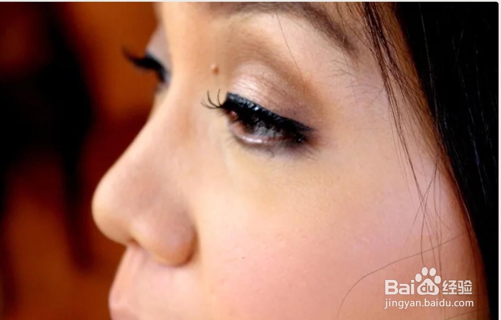 如何保持面部肌肤湿润