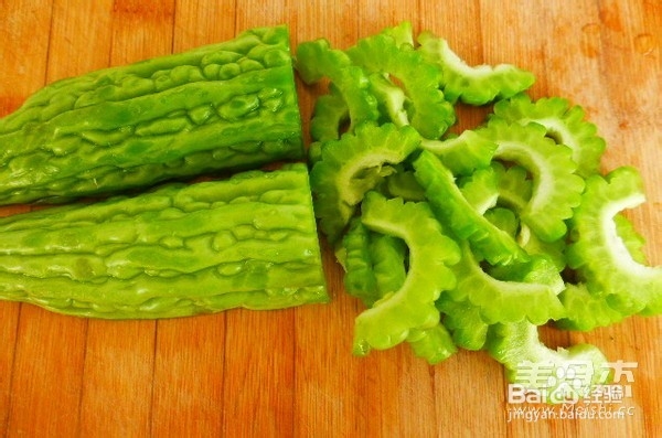 凉拌苦瓜的制作方法