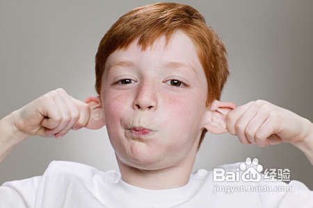 家长掌握技巧帮孩子消除多动症