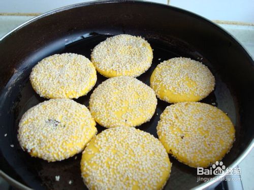 香甜软糯的芝麻香南瓜饼