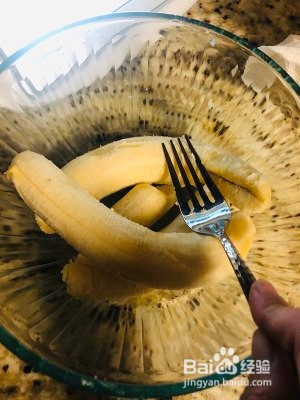 香蕉核桃蛋糕的做法