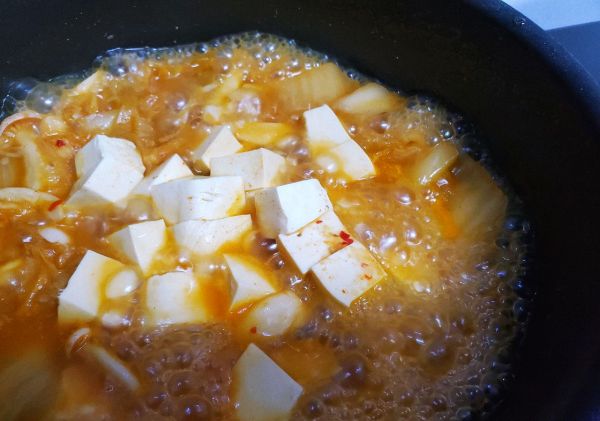 泡菜菌菇豆腐锅